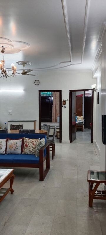 Living Room in 3.5 BHK Apartment at Sector 7 Dwarka – for Rent