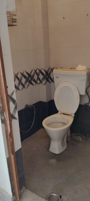 Bathroom in 3.5 BHK Apartment at Sector 7 Dwarka – for Rent