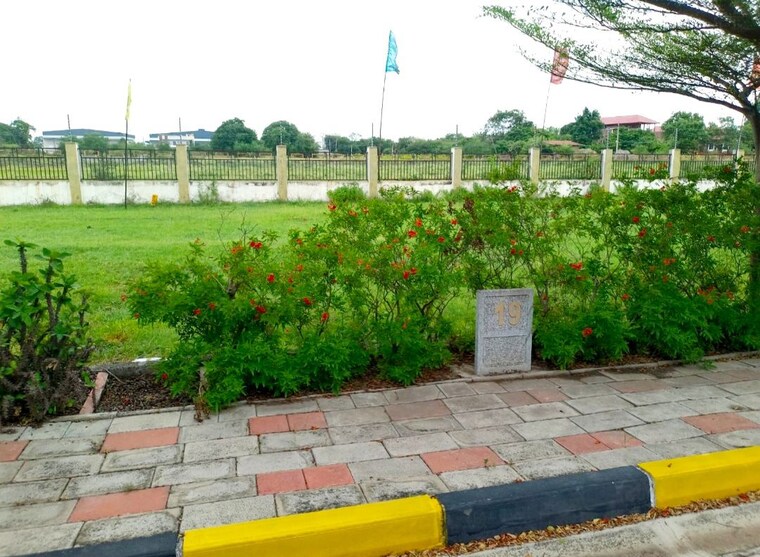 Garden, gowdavalli  167 Sq.Yd. Plot In Gowdavalli Hyderabad 10055620