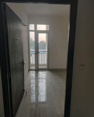 2 BHK Apartment – Entrance View at Wave Dream Homes, Wave City - for Rent
