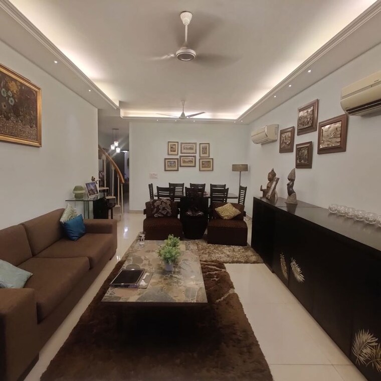 Living Room, jangpura 2 Bedroom 200 Sq.Yd. Apartment In Jangpura Delhi 10060898