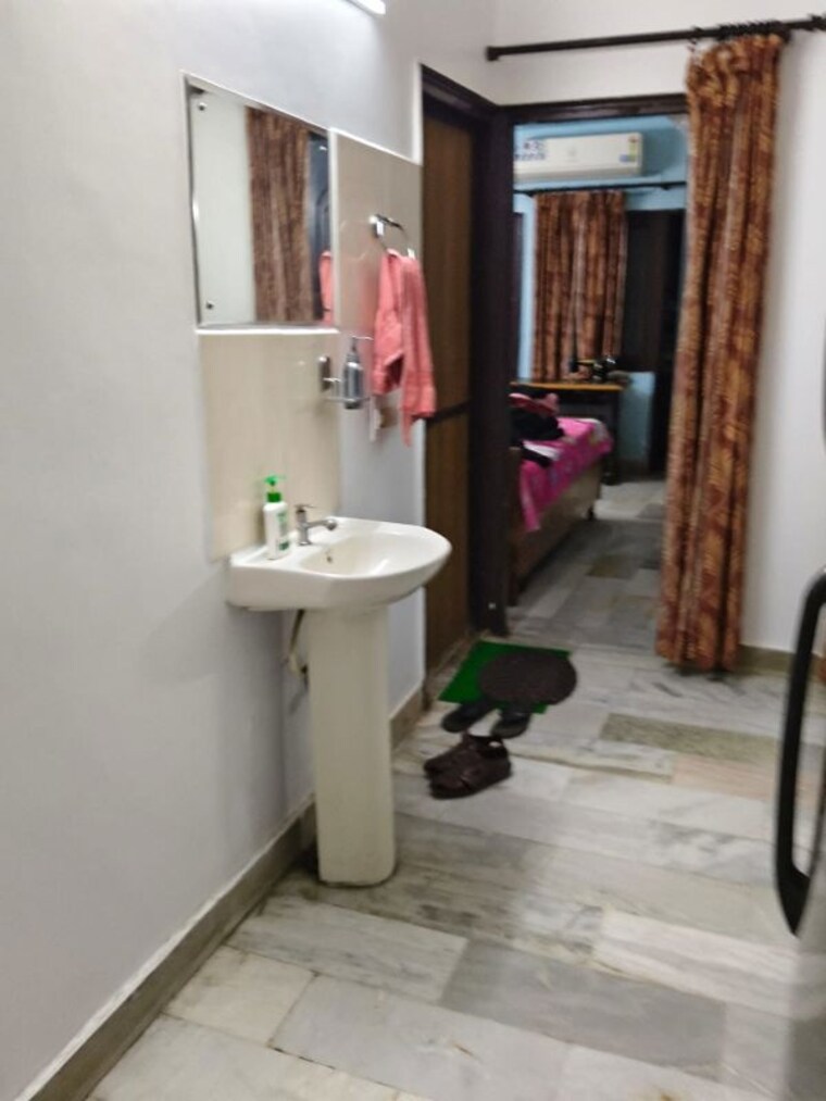 Living Room, mehrauli 2 Bedroom 80 Sq.Yd. Builder Floor In Mehrauli Delhi 10060910