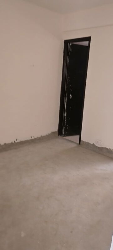 Room in 3 BHK Apartment at Signature Global Park 4 and 5, Sohna Sector 36 – for Sale