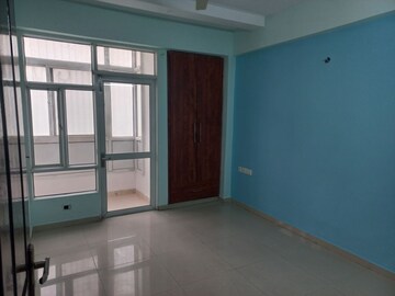 Room in 4 BHK Apartment at Prateek Wisteria, Sector 77 – for Sale