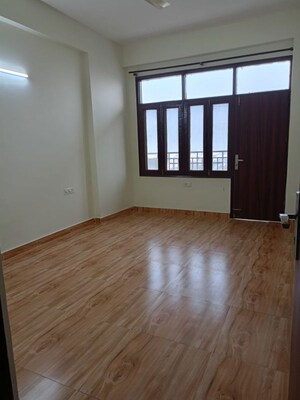 Room in 3 BHK Apartment at Prateek Wisteria, Sector 77 – for Sale