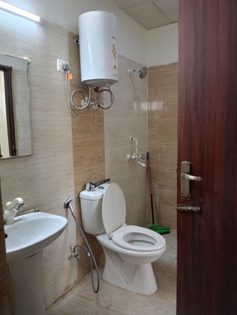 Bathroom, prateek-wisteria 3 Bedroom 1735 Sq.Ft. Apartment In Sector 77 Noida 10061019