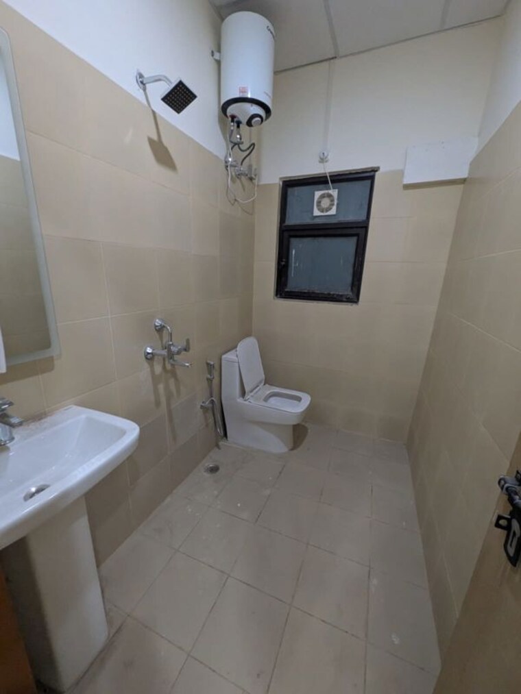 Bathroom, sushant-lok-2 2 Bedroom 1358 Sq.Ft. Builder Floor In Sector 57 Gurgaon 10061053