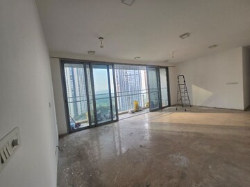 Room in 3 BHK Apartment at Oberoi Exquisite Goregaon, Goregaon East – for Rent