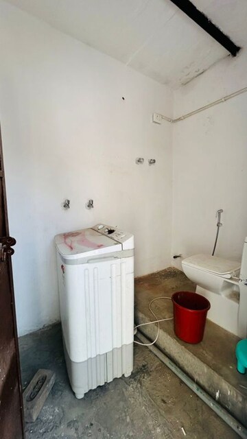 Bathroom in 1 RK Builder Floor at Sector 23 – for Rent