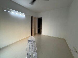 Room in 2 BHK Apartment at Riddhi Gardens CHS, Malad East – for Rent