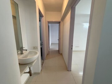 Room in 2 BHK Apartment at Riddhi Gardens CHS, Malad East – for Rent