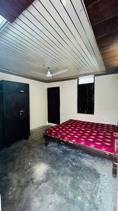 1 RkBuilder Floor For Rent in Sector 23