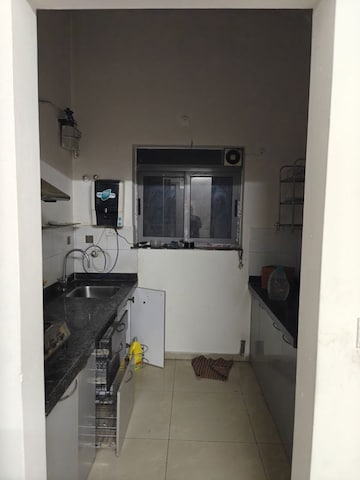 Master Bedroom in 1.5 BHK Apartment at Amanora Future Towers, Hadapsar – for Rent