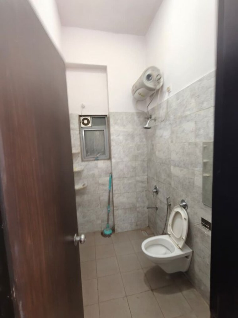 Bathroom, amanora-future-towers 1.5 Bedroom 750 Sq.Ft. Apartment In Hadapsar Pune 10061642
