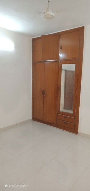 Room in 3 BHK Apartment at Vasant Kunj – for Sale