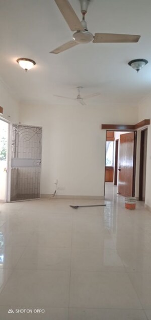 Room in 3 BHK Apartment at Vasant Kunj – for Sale