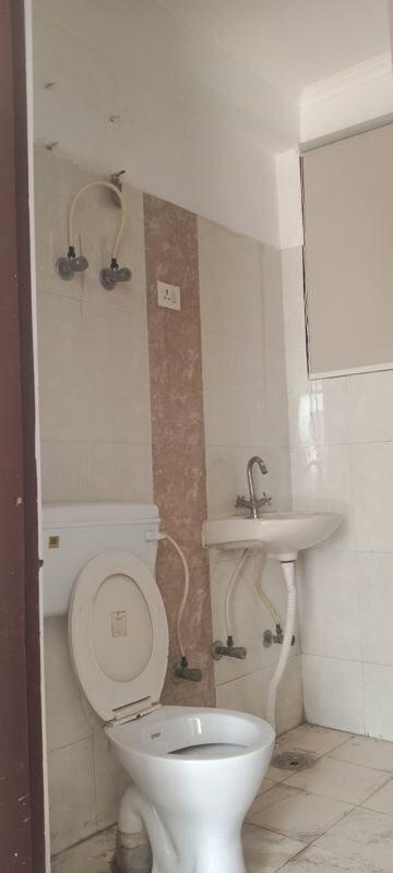 Attached Bathroom in 2 BHK Builder Floor at Neb Sarai – for Rent
