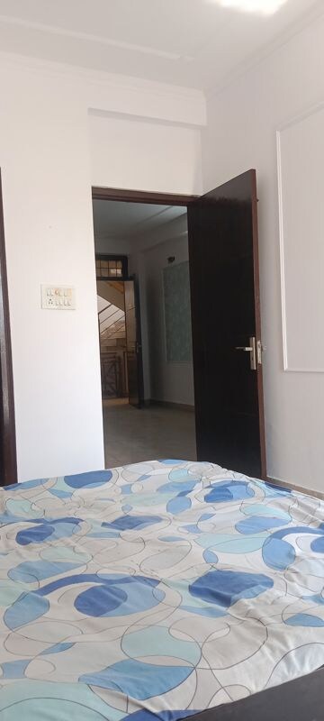 Room in 2 BHK Builder Floor at Neb Sarai – for Rent