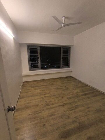 Room in 5 BHK Apartment at Wadhwa Imperial Heights, Goregaon West – for Rent