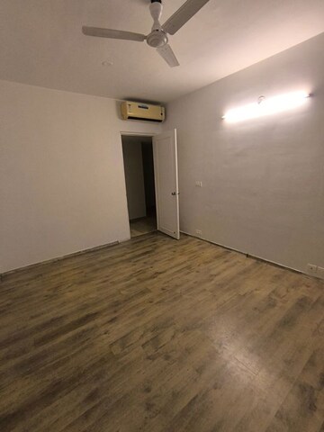 Room in 5 BHK Apartment at Wadhwa Imperial Heights, Goregaon West – for Rent