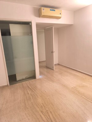 Room in 5 BHK Apartment at Wadhwa Imperial Heights, Goregaon West – for Rent