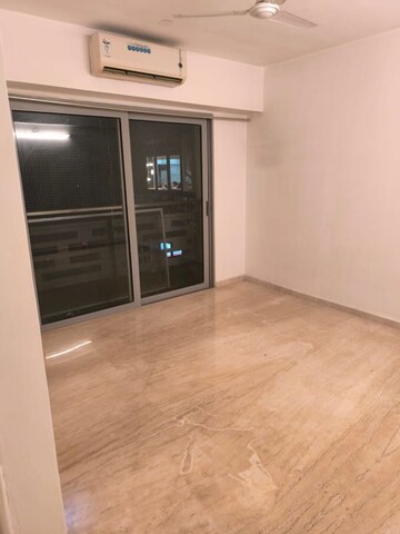 Room in 5 BHK Apartment at Wadhwa Imperial Heights, Goregaon West – for Rent