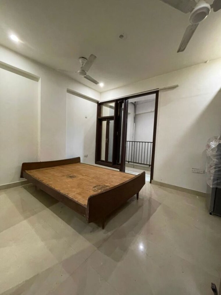 Room, chattarpur 1 RK 400 Sq.Ft. Builder Floor In Chattarpur Delhi 10061812