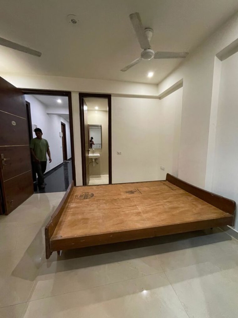 Room, chattarpur 1 RK 400 Sq.Ft. Builder Floor In Chattarpur Delhi 10061812
