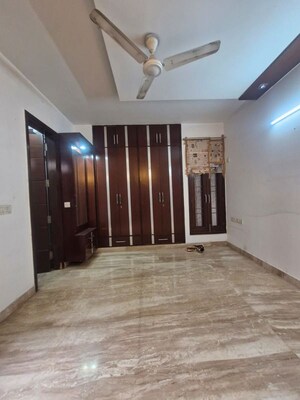 Room in 3 BHK Builder Floor at Kalkaji – for Rent