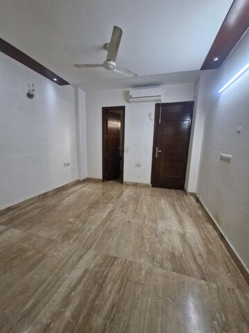 Room in 3 BHK Builder Floor at Kalkaji – for Rent