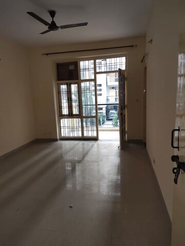 Room in 2 BHK Apartment at Omaxe Heights, Sector 86 – for Rent