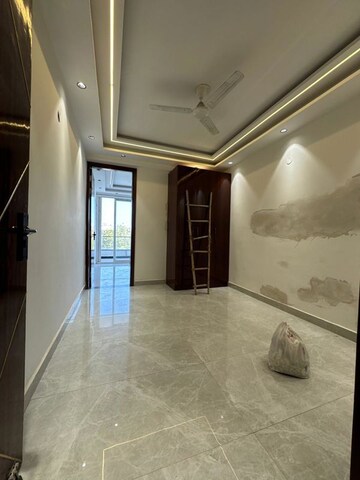 Room in 3 BHK Builder Floor at Palm Residency Chhatarpur, Chattarpur – for Rent