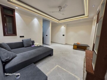 Bedroom in 3 BHK Builder Floor at Palm Residency Chhatarpur, Chattarpur – for Rent