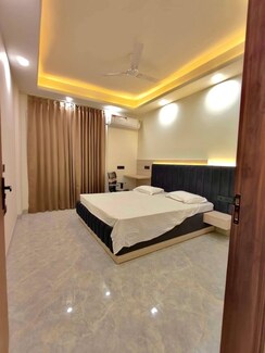 2 BHK + Pooja Room Apartment For Rent in DLF Cyber Park