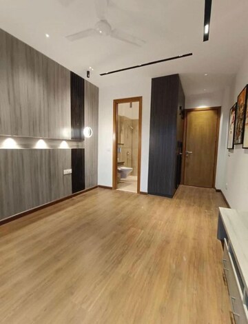 Room in 2 BHK Apartment at DLF Cyber Park, Sector 20 – for Rent