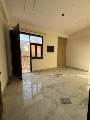 Room in 1 BHK Builder Floor at Chattarpur – for Rent