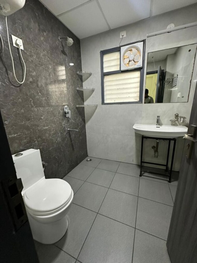 Bathroom, sector 15 ii 2 Bedroom 1000 Sq.Ft. Builder Floor In Sector 15 ii Gurgaon 10062049