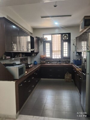 Kitchen in 3 BHK Builder Floor at Sector 40 – for Rent