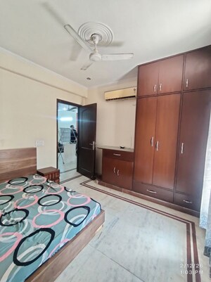 Bedroom in 3 BHK Builder Floor at Sector 40 – for Rent