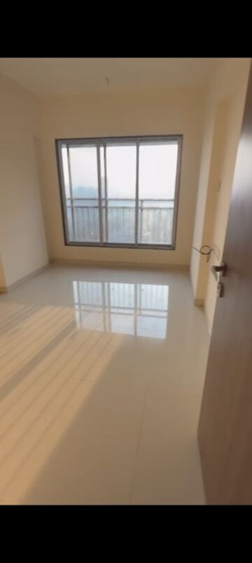 Room in 2 BHK Apartment at Kurla East – for Rent