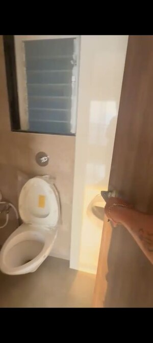 Master Bedroom in 2 BHK Apartment at Kurla East – for Rent