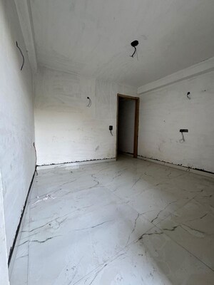 Room in 1 BHK Builder Floor at Chattarpur – for Rent