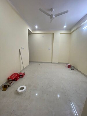 Room in 1 BHK Builder Floor at Chattarpur – for Rent