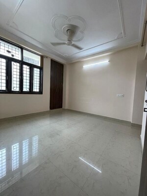Room in 1 BHK Builder Floor at Chattarpur – for Rent