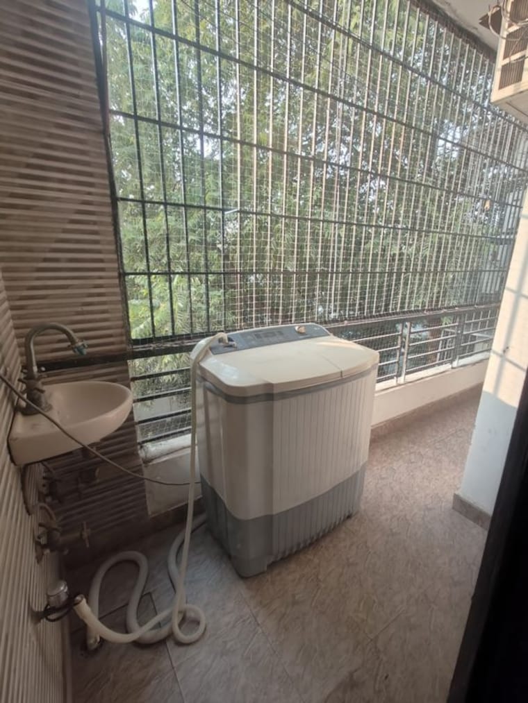 Bathroom, shivalik colony 2 Bedroom 1800 Sq.Ft. Builder Floor In Shivalik Colony Delhi 10062123
