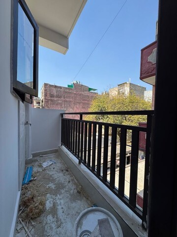 Balcony in 1 BHK Builder Floor at Chattarpur – for Rent