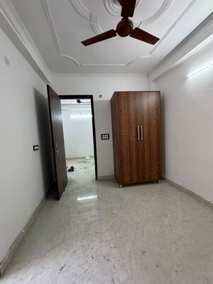 Room in 1 BHK Builder Floor at Chattarpur – for Rent
