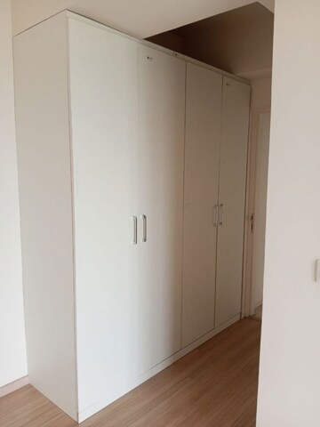 Furnished Amenities in 3 BHK Apartment at DLF Regal Gardens, Sector 90 – for Rent