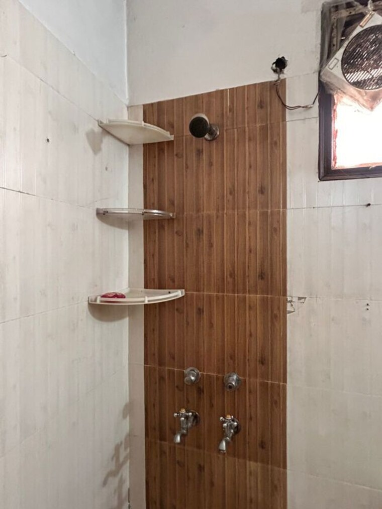 undefined, shivalik colony 2 Bedroom 1800 Sq.Ft. Builder Floor In Shivalik Colony Delhi 10062181
