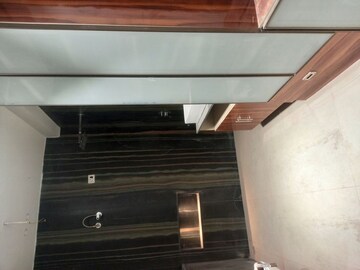 Room in 4 BHK Builder Floor at Sector 21 – for Rent